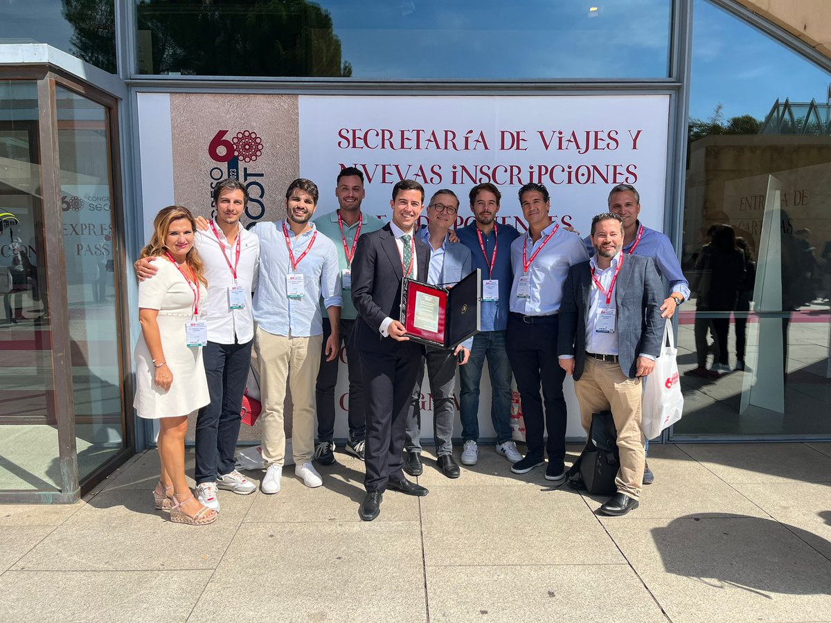 SanidadGobCan's tweet photo. 👨🏻‍⚕️Un traumatólogo formado en el HUC recibe el premio al Mejor Cirujano Ortopédico y Traumatólogo MIR de España

El Dr. David González Martín recibe este reconocimiento de la Sociedad Española de Cirugía Ortopédica y Traumatología (@secotsecot)

(sigue 👇🏻) https://t.co/QZnJKw4TxY