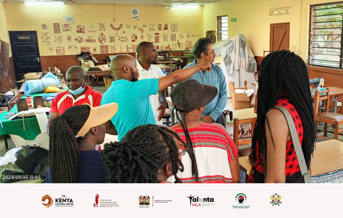 kitfest_ke's tweet photo. Exploring the rich cultural heritage of Mombasa at the Bombolulu workshop with CEO @MichaelPundo
@CultureCentreKE
#CountyTheatreFiesta
#TalantaHela
#KITFest2023
#TwendeTheatre
#MOYASA
#SASDF
#MMSAdvocates https://t.co/GuG7G7UTPq
