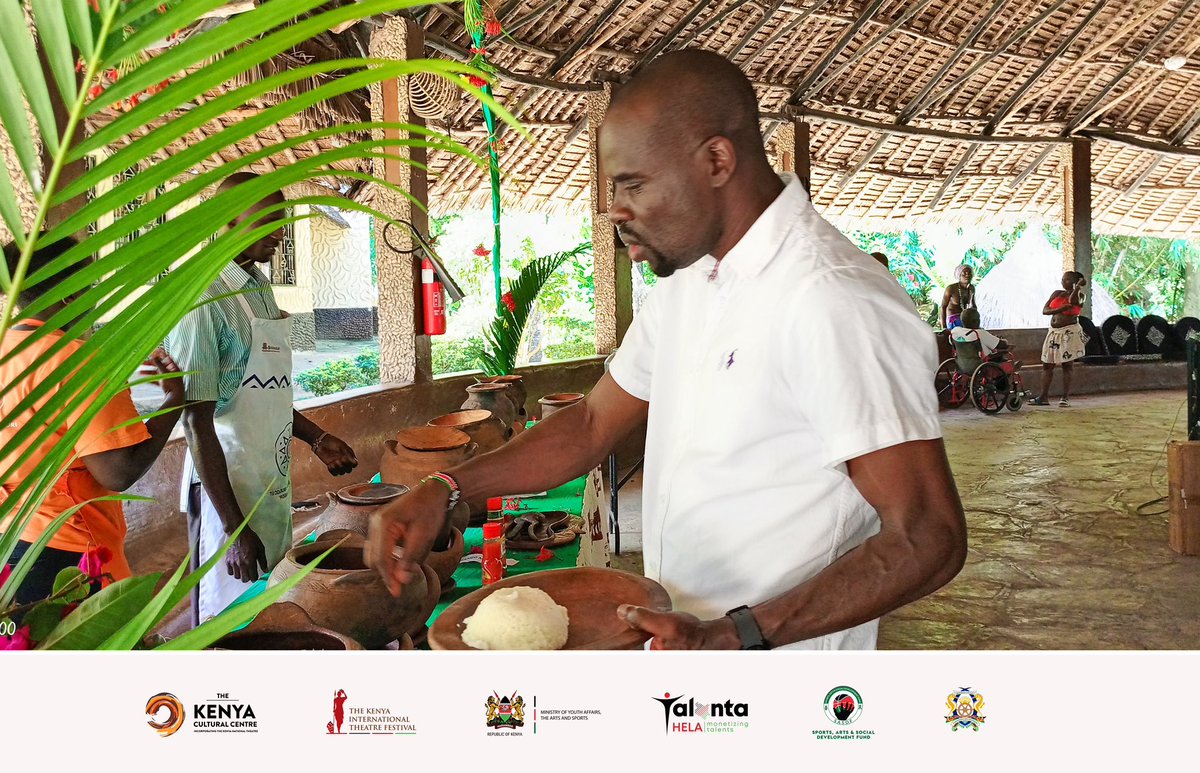 kitfest_ke's tweet photo. Exploring the rich cultural heritage of Mombasa at the Bombolulu workshop with CEO @MichaelPundo
@CultureCentreKE
#CountyTheatreFiesta
#TalantaHela
#KITFest2023
#TwendeTheatre
#MOYASA
#SASDF
#MMSAdvocates https://t.co/GuG7G7UTPq