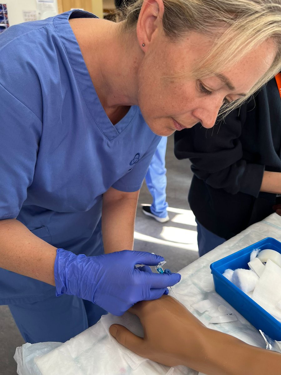 Beccaa222's tweet image. Cannulation training 💉 🩸 

#studentodp #maturestudent #cccu @CCCUSimulation #finalyear