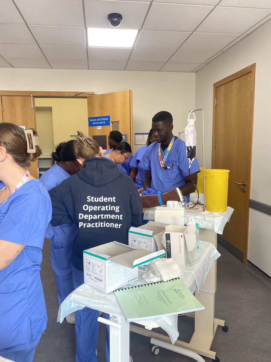 Beccaa222's tweet image. Cannulation training 💉 🩸 

#studentodp #maturestudent #cccu @CCCUSimulation #finalyear
