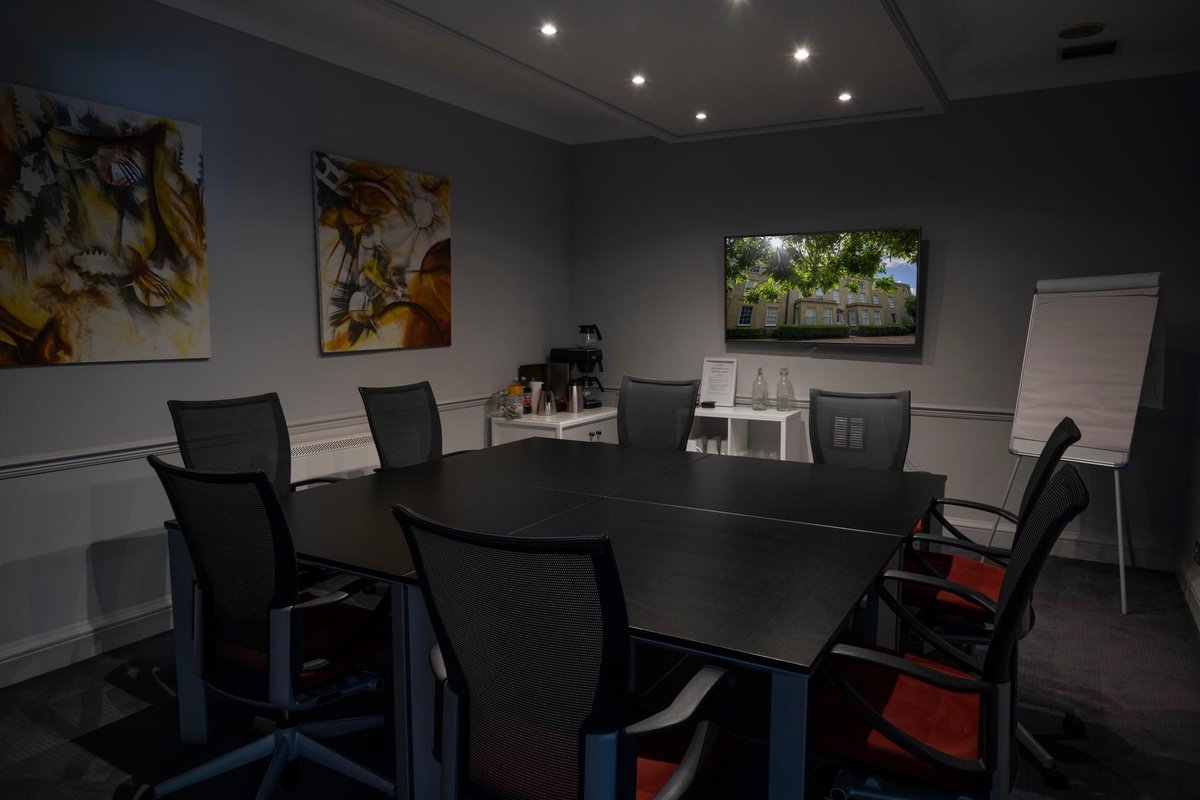 Gatcombe House tweet media