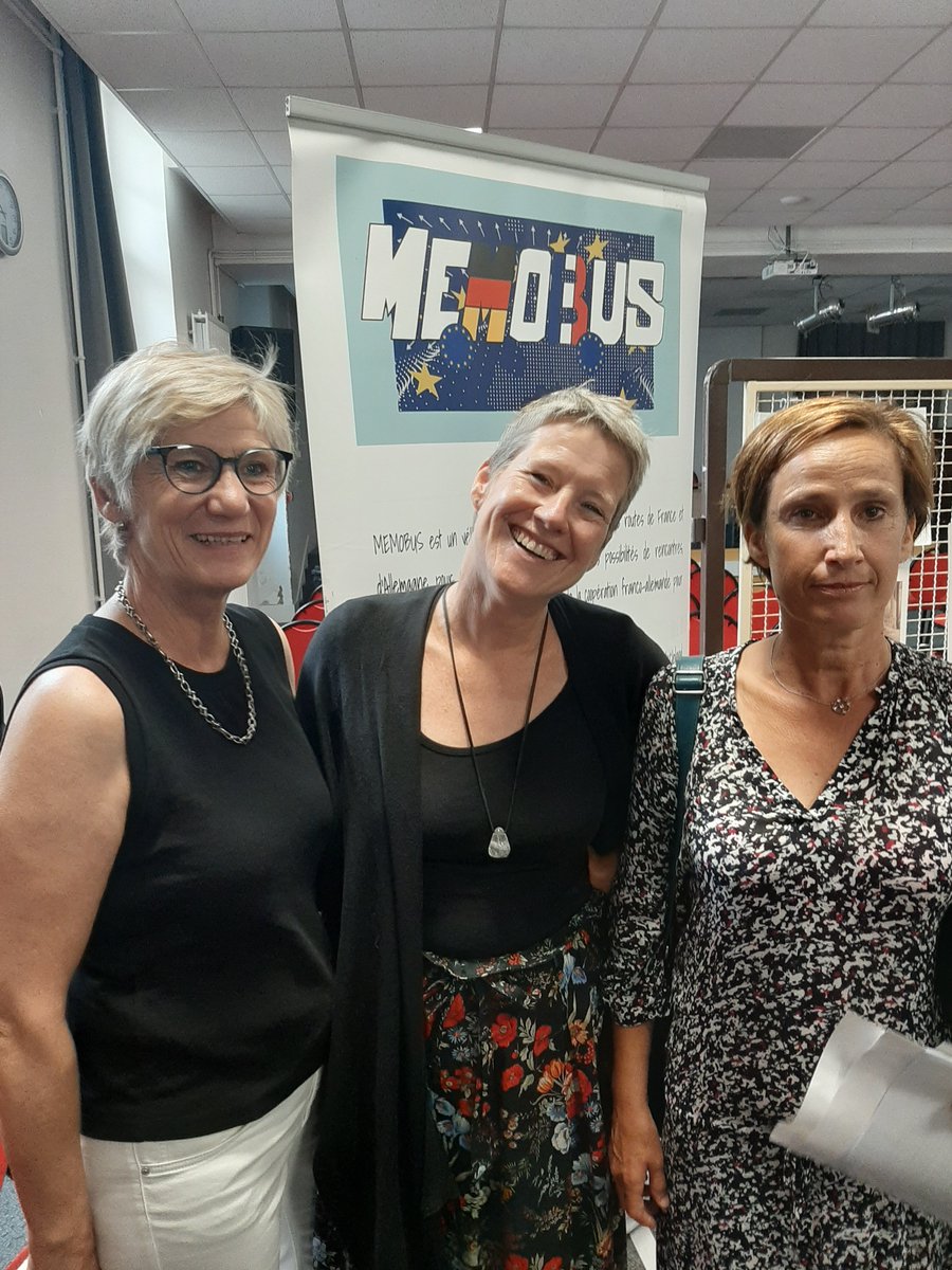 Un grand🙏au MEMOBUS de la FAFA🇪🇺 de s'être arrêté aujourd'hui 3 octobre 🇩🇪au lycée Dautet. Bravo aux élèves de 4ème d'Aytré pour leur exposition sur les échanges commerciaux au Moyen-âge entre Lübeck, les villes Hanséatiques et la Rochelle.👏👍🇩🇪🇨🇵