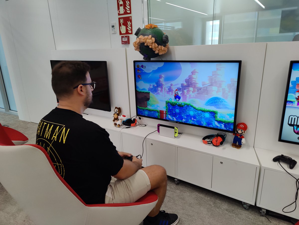 RoberTorres_89's tweet image. He tenido el privilegio de probar #SuperMarioBrosWonder de la mano de @NintendoES en las oficinas de Madrid. El recibimiento ha sido impecable. Todo mi agradecimiento hacia ellos y a @HelGamesES por darme la oportunidad de vivir una gran experiencia.