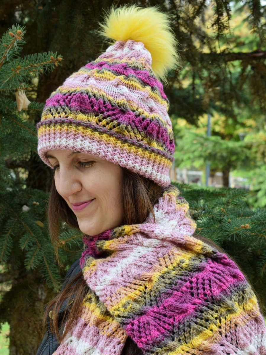 Joysmagicknits's tweet photo. All handknitted beanies, scarves and ear warmers in my shop are marked down 20%. Now is the perfect time to treat yourself to something cozy for the cold days. 🧶🧣 https://t.co/mj1ARLg1DR