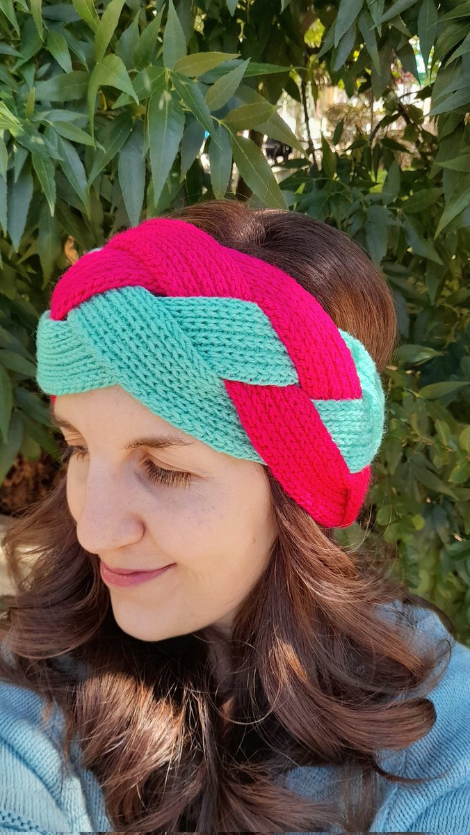 Joysmagicknits's tweet photo. All beanies, ear warmers and scarves in my shop are on sale until the end of the week. 🧶 Treat yourself to something warm and cozy and get 20% off your order. https://t.co/AMMAbD9wVF