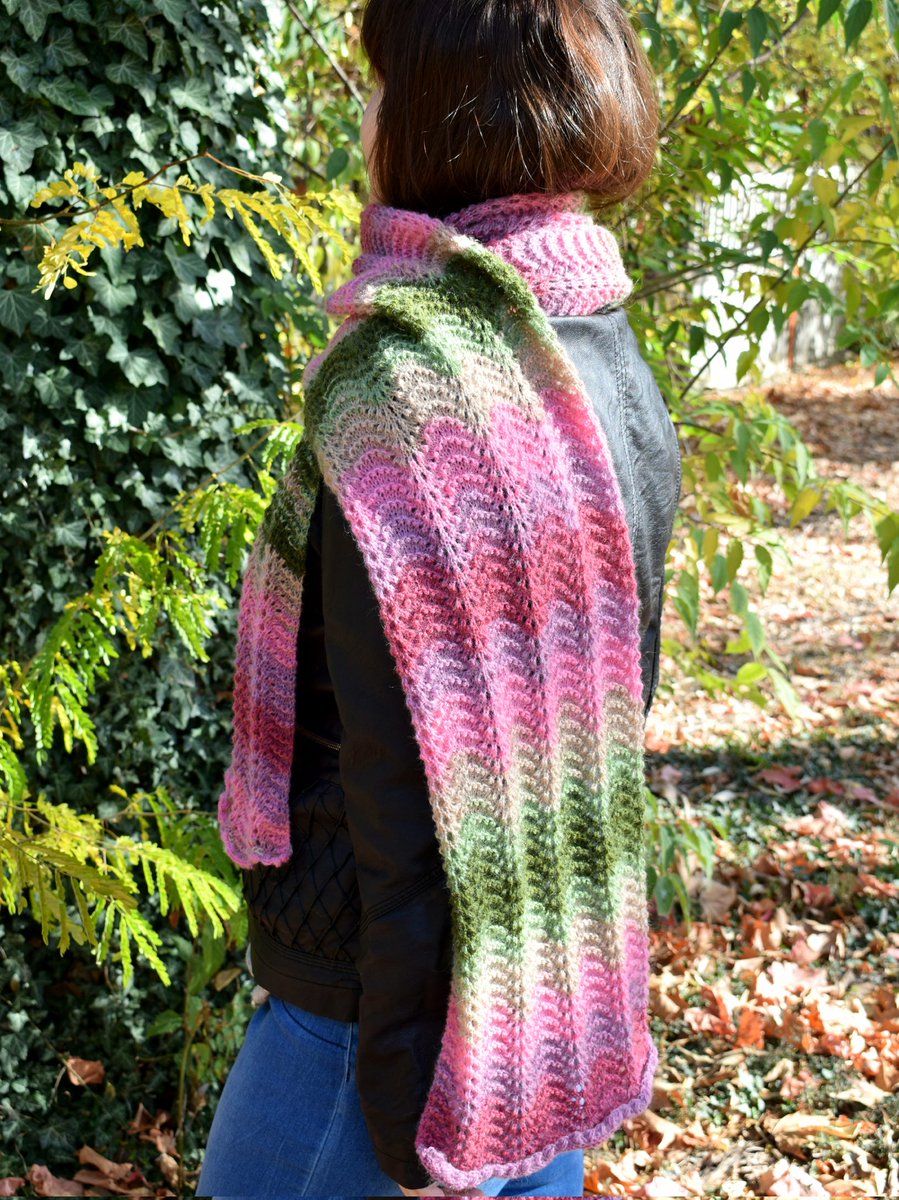 Joysmagicknits's tweet photo. All beanies, ear warmers and scarves in my shop are on sale until the end of the week. 🧶 Treat yourself to something warm and cozy and get 20% off your order. https://t.co/AMMAbD9wVF