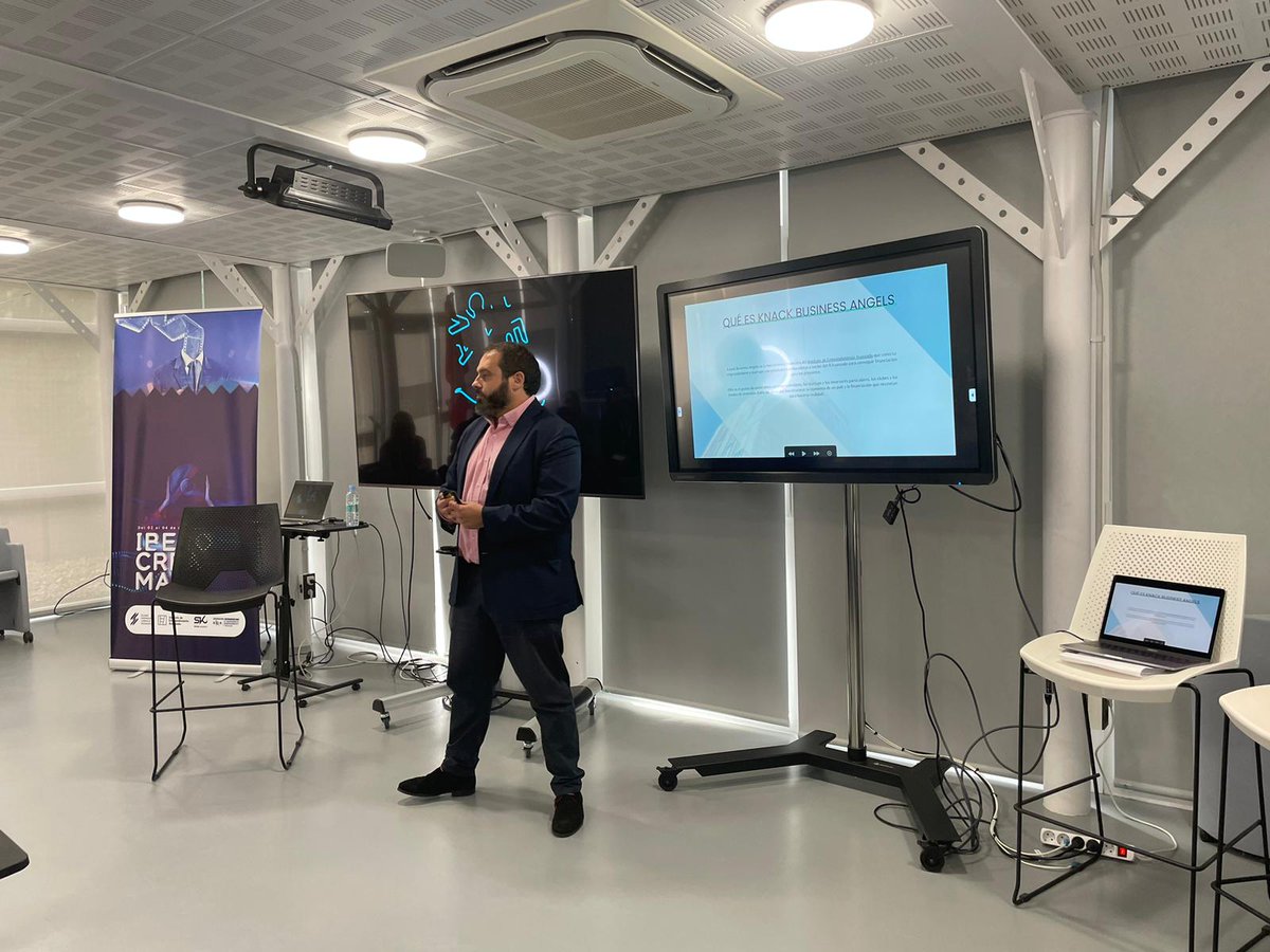 iberocrea's tweet photo. Seguimos con Hugo Barceló, director de Desarrollo Corporativo del @ieavanzado 

#Iberocrea #emprendedores https://t.co/ryb2TJlp4s
