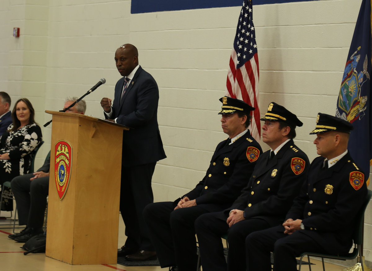 SCPDHq's tweet photo. Suffolk County Executive Steve Bellone and Police Commissioner Rodney K. Harrison swore in the latest class of recruits during a ceremony in Brentwood on Monday.  

Congratulations to the 190th class and best of luck in your careers! https://t.co/QmURkJH03c