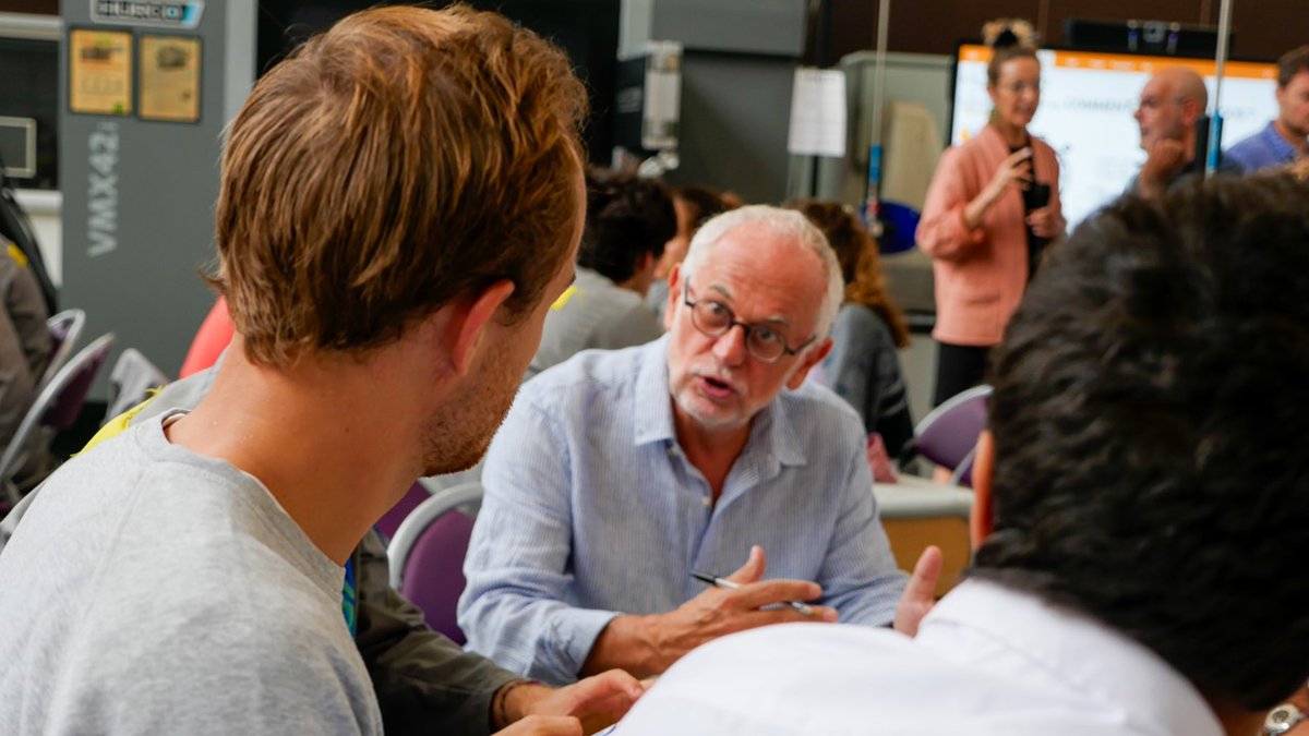 #Partenariat entre Alstom et <a href="/ArtsetMetiers_/">Arts et Métiers - ENSAM</a> :
sur le site Alstom de La Rochelle, un #hackathon a été réalisé avec les élèves de 1ère année sur l’avenir du #tramway dans les villes en pleine mutation. Merci aux 150 élèves de 1ère année pour ces riches échanges et belles idées !