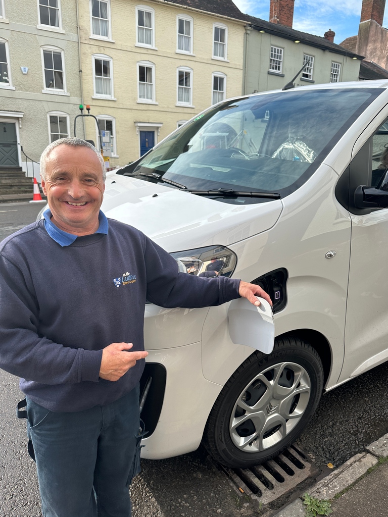 How happy does Mark, our DLF supervisor look with our new vehicle? At Ludlow Town Council we want to do our bit to help the environment and reduce our carbon emissions, learn about why we've decided to go electric 👉️ ludlow.gov.uk/news/new-vehic… #Loveludlow #Ludlowtowncouncil