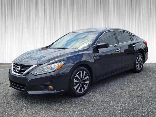 GilsAutoSales2's tweet photo. Experience the perfect blend of comfort and performance in this 2017 #Nissan Altima 2.5 SV! Don’t just dream about it, schedule your test drive today. 🚗💨 STOCK: 320589
#GilsAuto #PreOwned #UsedCar DriveInStyle #NissanAltima https://t.co/tVpkNPBRgc
