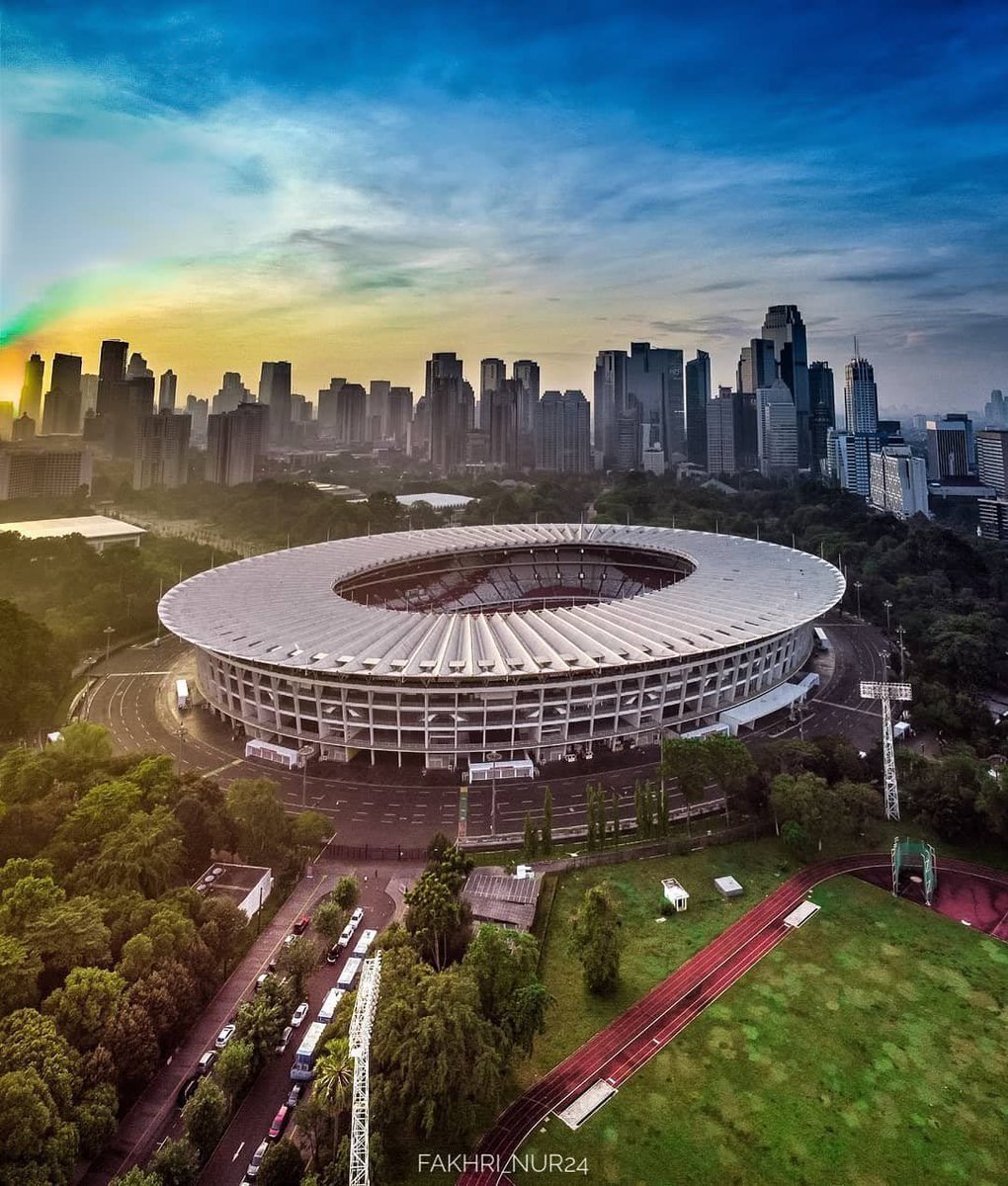 FaktaSepakbola's tweet photo. ✅🇮🇩𝐑𝐄𝐒𝐌𝐈: Venue Indonesia vs Brunei dipindah ke Stadiom Utama Gelora Bung Karno!

🇮🇩🇧🇳Timnas Indonesia akan melawan Brunei Darussalam di Stadion Utama Gelora Bung Karno dalam ajang Kualifikasi Piala Dunia 2026 R1 Leg 1. (12 Oktober 2023)

Sedangkan Leg 2 akan dimainkan di Sultan Hassanal Bolkiah Stadium, Brunei. (17 Okt 2023)

📸 IG: fakhri_nur24
🗒️@BolaNusantaraID