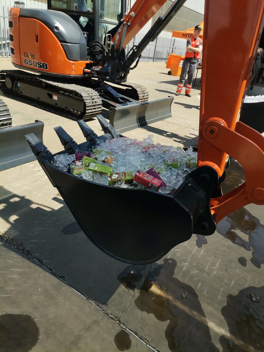 Hitachi ZX65USB-6 #BrothersInStyle 🍹