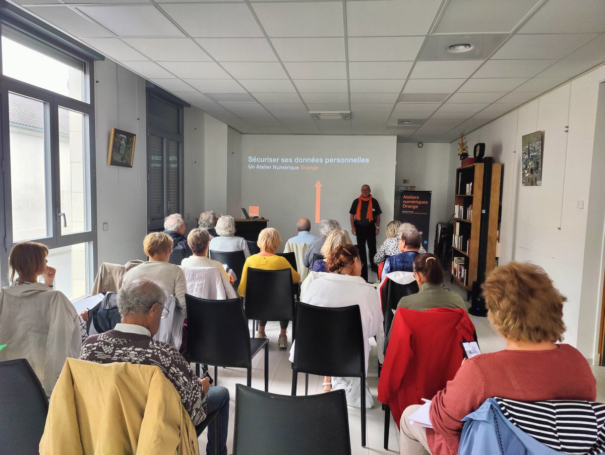 #AteliersNumeriquesOrange en IDF.
#Cybermois
Aujourd'hui Sécuriser ses données personnelles à Clayes-sous-bois.
Venez participer à nos ateliers.
Les inscriptions ? C 'est ici 📲
vu.fr/lyfXn