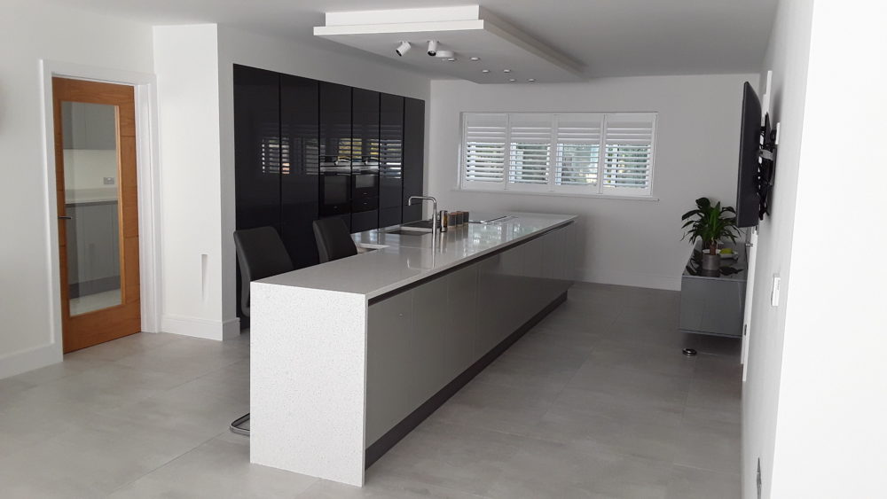 Bespoke breakfast bar and island made by Tim. Bespoke kitchens give you so much 
more scope. It's your kitchen, your space. Bespoke it!

#kitchens #colchester #kitcheninstallation #kitchendesign #kitchenrenovation #fittedkitchen #bespoke #kitcheninsporation