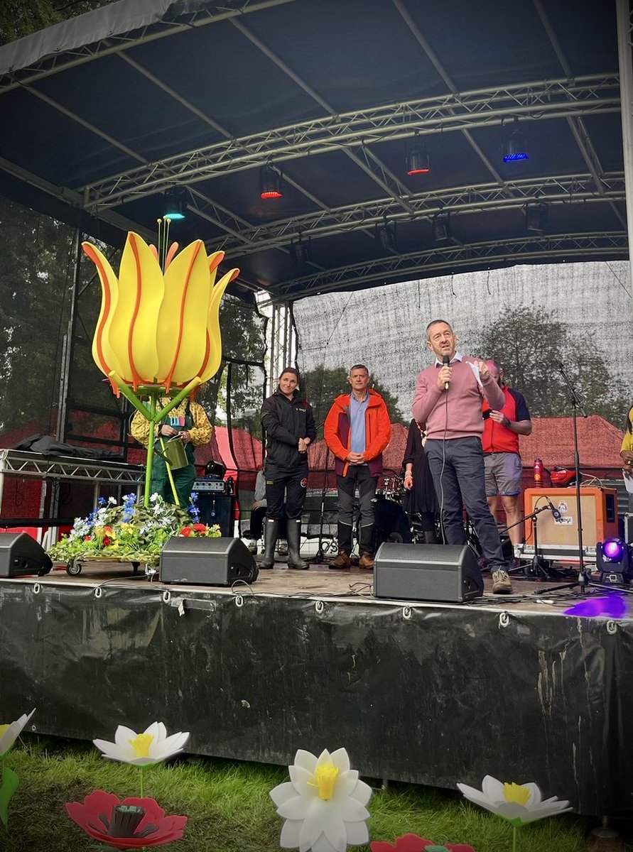 On Sunday, I opened a wonderful, 4km stretch of the Bee Network with <a href="/DameSarahStorey/">Dame Sarah Storey</a> Tellingly, not once did we worry about her kids, who were away from traffic for every bit of the trip. Here's my speech from the day, which shows why this is so important for EVERY road user...