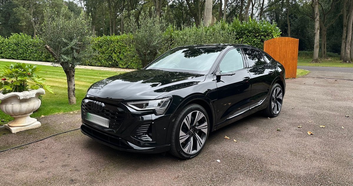 Vehicle_Leasing's tweet photo. Please see below a picture of a customer's new stunning Audi Q8 E-Tron Sportback 300kW 55 Quattro 114kWh Vorsprung in Mythos Black.

#audi #AudiQ8etron #leaseacar #ElectricCarLease #EVLease #personalcarlease #businesscarlease #customersatisfaction  #customerpic #customerpictures https://t.co/Vcu8sKbPba