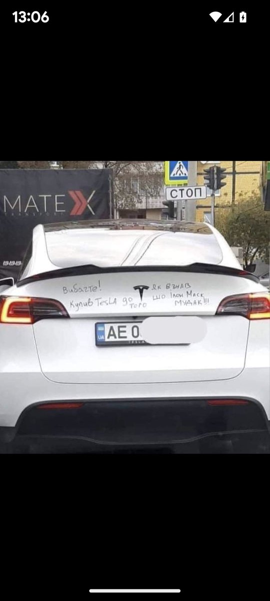 Berber_Doris_'s tweet photo. Dnipro 😎🙂
Auf dem Tesla-Auto steht geschrieben: „Entschuldigung, ich habe es gekauft, bevor ich herausgefunden habe, dass Elon ein A**** ist“
I will never buy a Tesla🤞 https://t.co/XsekiTqMgL