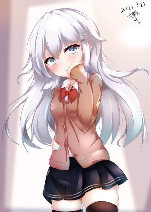 寒くなってきたので
萌え袖響ちゃん🧢 #艦これ好きと繋がりたい 