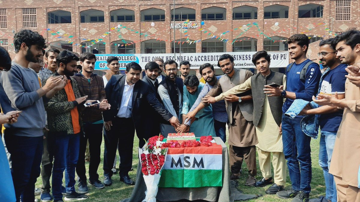 MSMPakistan_'s tweet photo. Let's empower students to become agents of change who can tackle the challenges facing our nation.

#MSMempoweringStudents https://t.co/uqeYTm5DZV