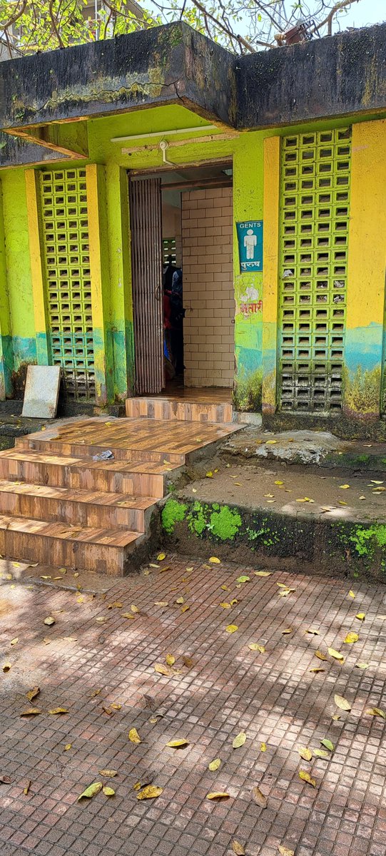 Umesh_Gr8's tweet photo. @SAWANTWADIMUNI3 Looked at some recent pictures on Swachatta Bharat Abhiyan and they look awesome. Wanted to point out that the Washrooms at #Sawantwadi Bus Stand are in pathetic state and would appreciate if not all, atleast get it cleaned for daily commuters usage. https://t.co/leggwFUJIo