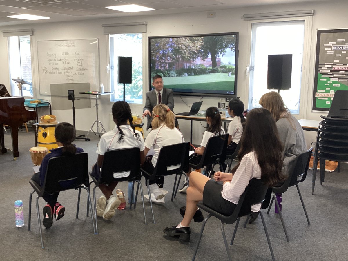 BGS_MusicDept's tweet photo. Excited to host students from @broughtonmanor who created two great protest songs supported by our A level musicians this morning in the music department. Well done year 5!
#BGSmusic #bgsInspired #BGSImaginative #BGSYear12 #BGSOpenDay #BGSOpenMorning https://t.co/tDOBK8X8zy