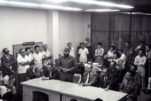 MMarreroCruz's tweet photo. El 3 de octubre de 1965 quedó constituido el primer Comité Central del Partido Comunista de #Cuba. Nacía a su vez el periódico #Granma, órgano oficial de esta organización, vanguardia de nuestra Revolución. Muchas felicidades a sus trabajadores de hoy y de siempre.
#UnidosXCuba https://t.co/GNf6B4PfSi