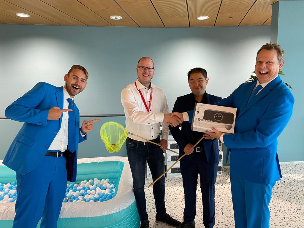 acteur_nl's tweet image. Ludieke spelbegeleiding bij de Phishing game tijdens het Copaco ICT event op de High Tech Campus in Eindhoven. acteur.nl/phishing-game-… #phishinggame #presentators #spelbegeleiding #ict #event