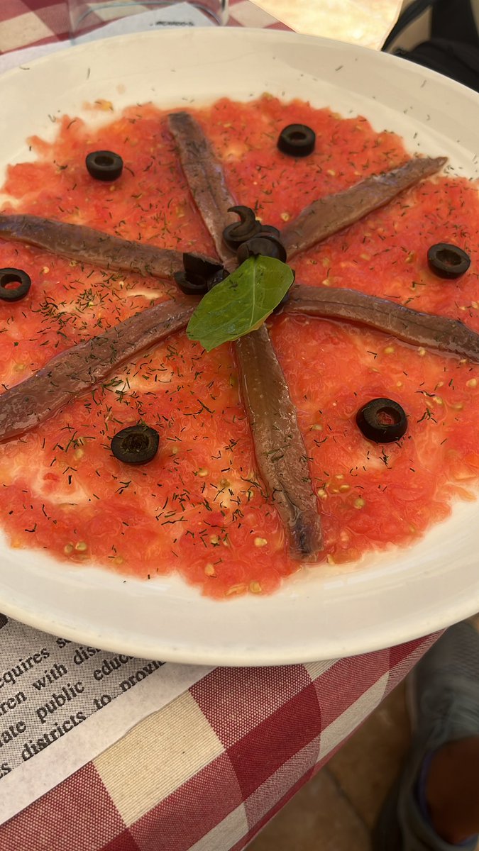 JulioRamonPerez's tweet image. Las anchoas de Cantabria son las mejores del mundo, es más, si no te gustan las anchoas, estás te van a gustar. #Entregate