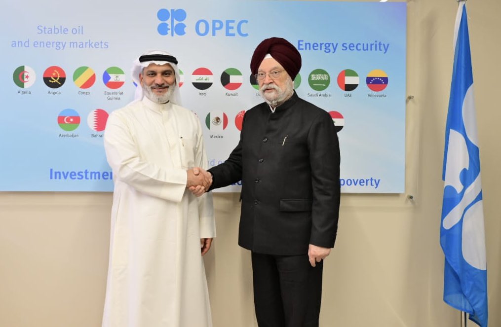 Discussed the global energy scenario in my meeting with OPEC SG, HE #HaithamAlGhais.
India imports about 60% of its crude oil worth $101 billion & other Petroleum products from OPEC members. I highlighted how ensuring access to affordable energy is a must for social upliftment.