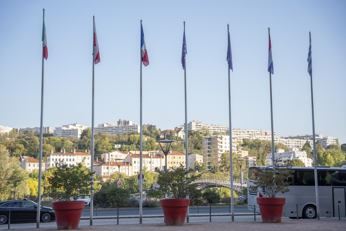 JPBARBIERISERE's tweet photo. J’ai eu le plaisir d’intervenir au colloque sur l’eau organisé par @SauvonsLeau à Lyon.

Pour protéger notre ressource en eau, il faut agir sans caricature et avec pragmatisme. Un enjeu collectif majeur sur lequel le @CDIsere est au rendez-vous. https://t.co/WGA1Am50tW