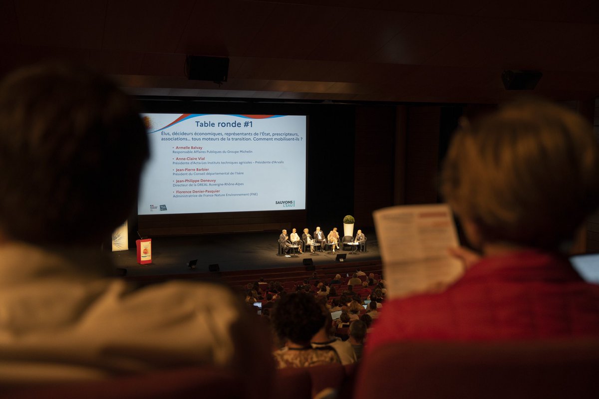 JPBARBIERISERE's tweet photo. J’ai eu le plaisir d’intervenir au colloque sur l’eau organisé par @SauvonsLeau à Lyon.

Pour protéger notre ressource en eau, il faut agir sans caricature et avec pragmatisme. Un enjeu collectif majeur sur lequel le @CDIsere est au rendez-vous. https://t.co/WGA1Am50tW