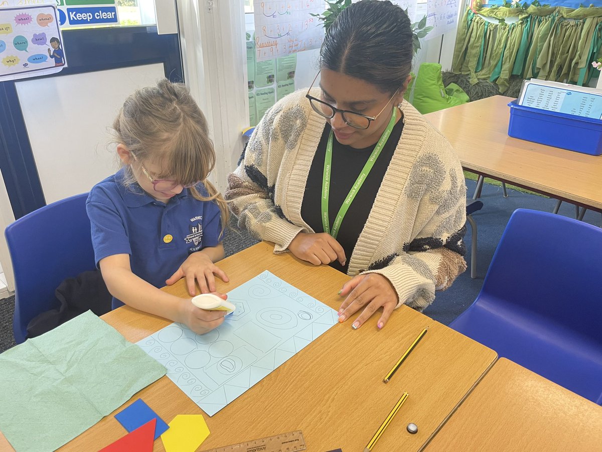 missk_reynolds's tweet photo. Our lovely PGCE student from @PrimaryedUon getting to grips with the Art #LionLearningPathways today. We created our own Mesopotamian plaques using lines, shapes and symbols. @LionAcTrust @DaleJukes #Art #History #Curriculum #Mesopotamia #Knowledge #Skills https://t.co/tCjYeX1cmj