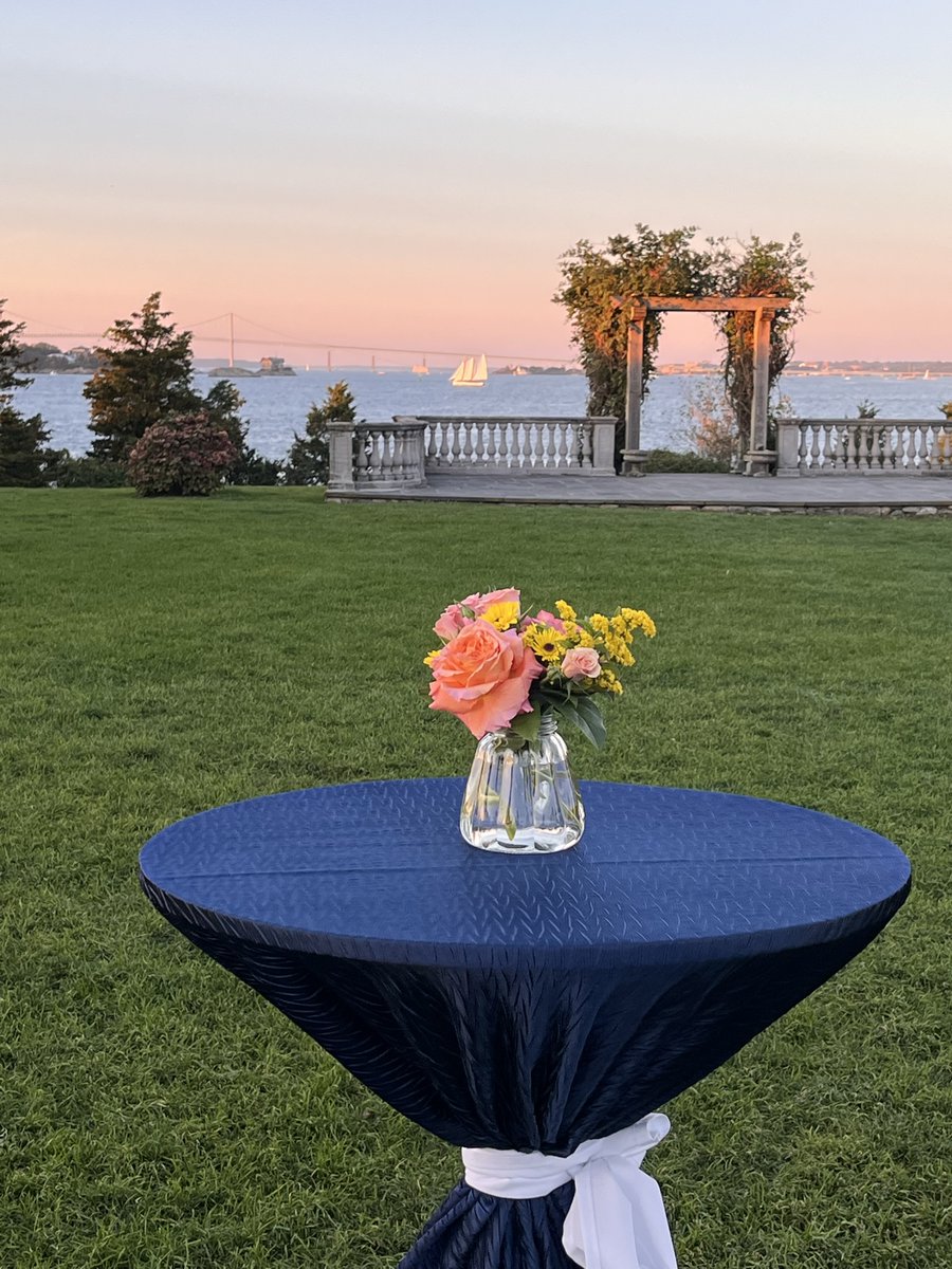 We enjoyed planning this lovely dinner on a warm Autumn night in New England. Market lighting + cozy fire pits + fresh lobster + live music + a large, beautiful moon overhead = a magical and tranquil event!
 #eventexpertise #effortlessevents #eventpros #eventdesign #specialevents