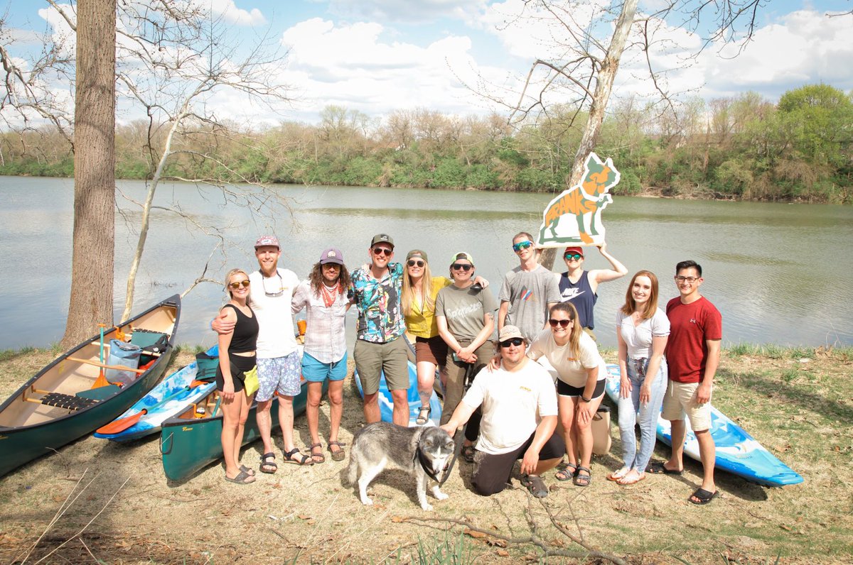 Switch up your office view 🏢 for a day on the White River. 

At Frank's, we're here to help you level up your team retreat with a customized river excursion.  You can even hire a guide for a more tailored experience! 

Book your trip: bit.ly/42gKrY7

📷: <a href="/Gkinast/">Grant Kinast</a>