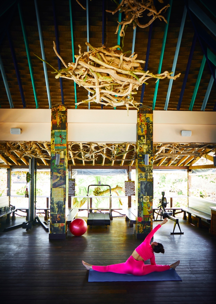 GoldenEyeResort's tweet photo. You can keep up on your workouts while at GoldenEye - visit our new Pop Up Gym upstairs Bizot. Personal training also available!

#PopUpGym #Bizot #Gymwithaview #GoldenEye #fitness #vacation #healthandwellness #unwind #boutiqueproperty #Jamaica https://t.co/0QtDvKVwDr