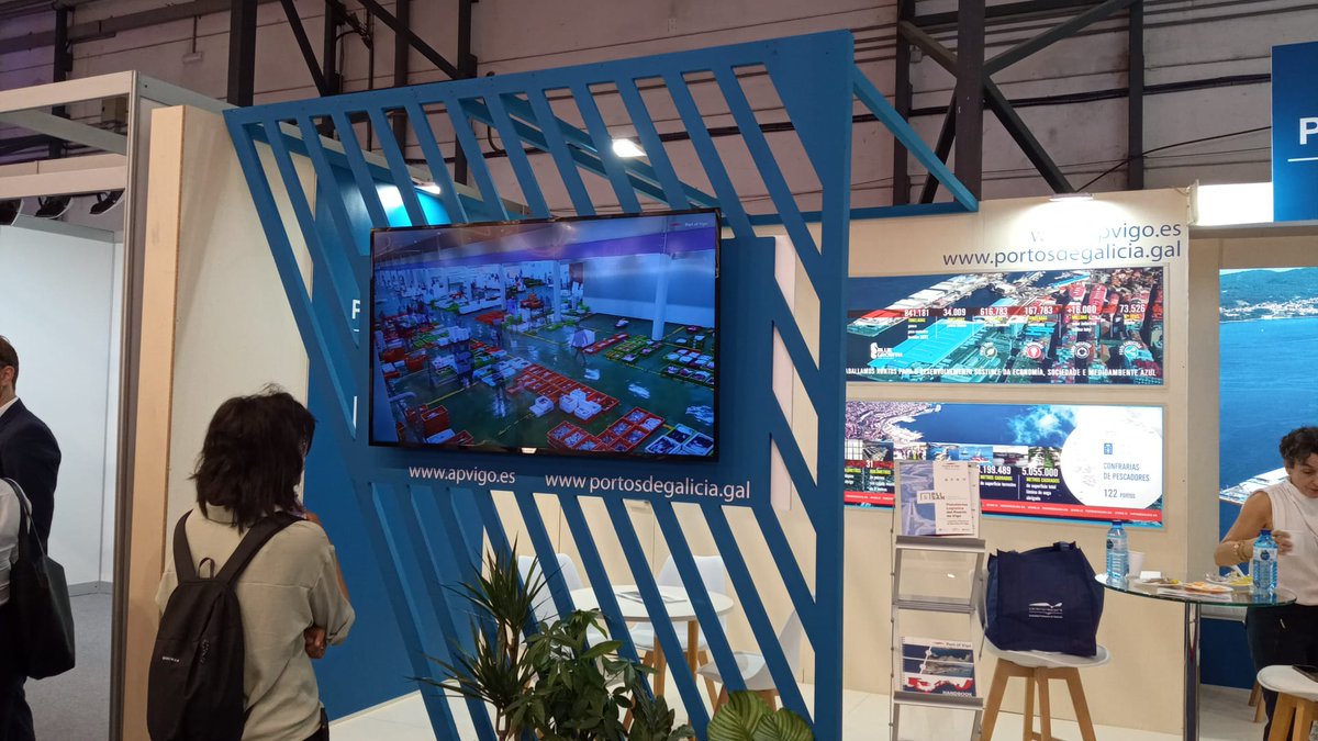 PuertoDeVigo's tweet image. 📸Primer día de feria en @ConxemarOficial. Mañana más y mejor! No te olvides de visitarnos en nuestro stand 👉4A06.