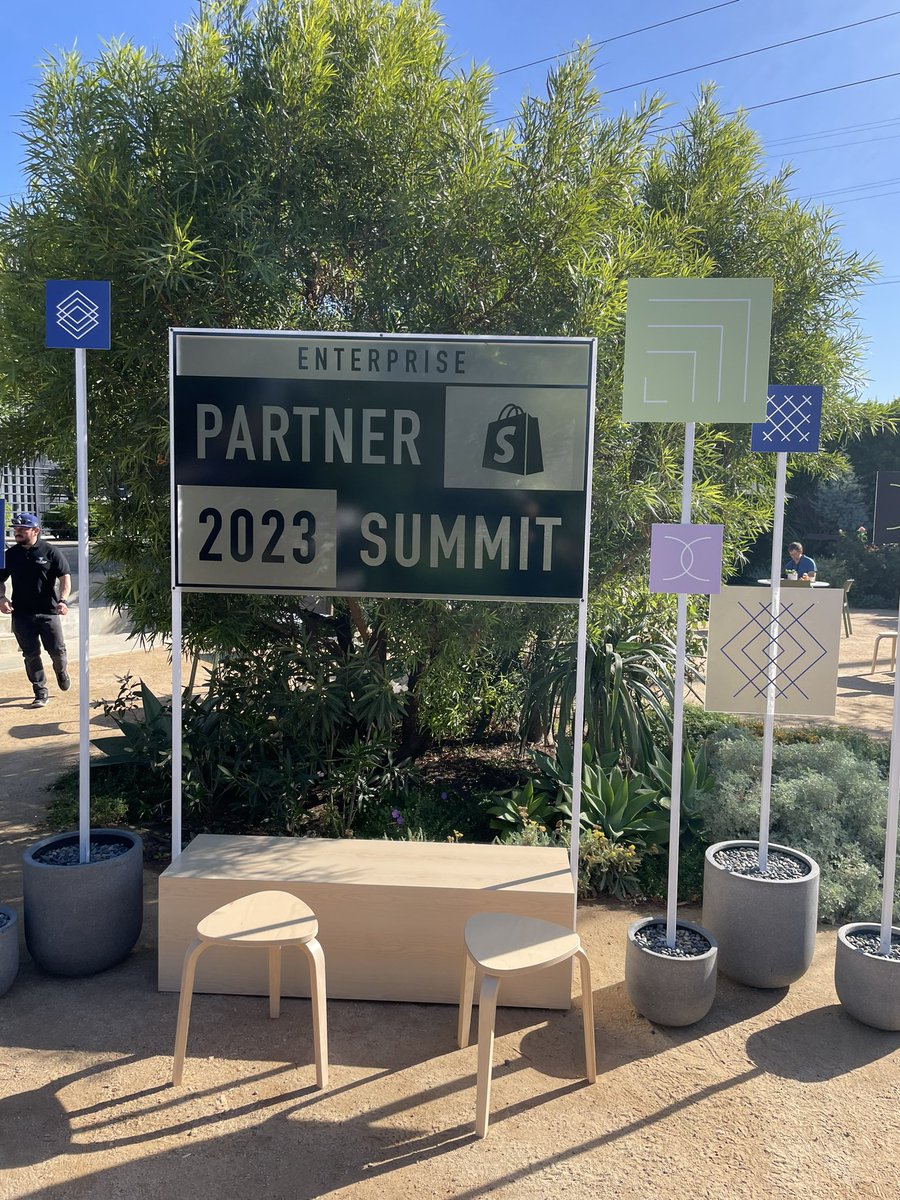 Shopify Partner summit2023
世界のベンダーさんと協業体制つくる