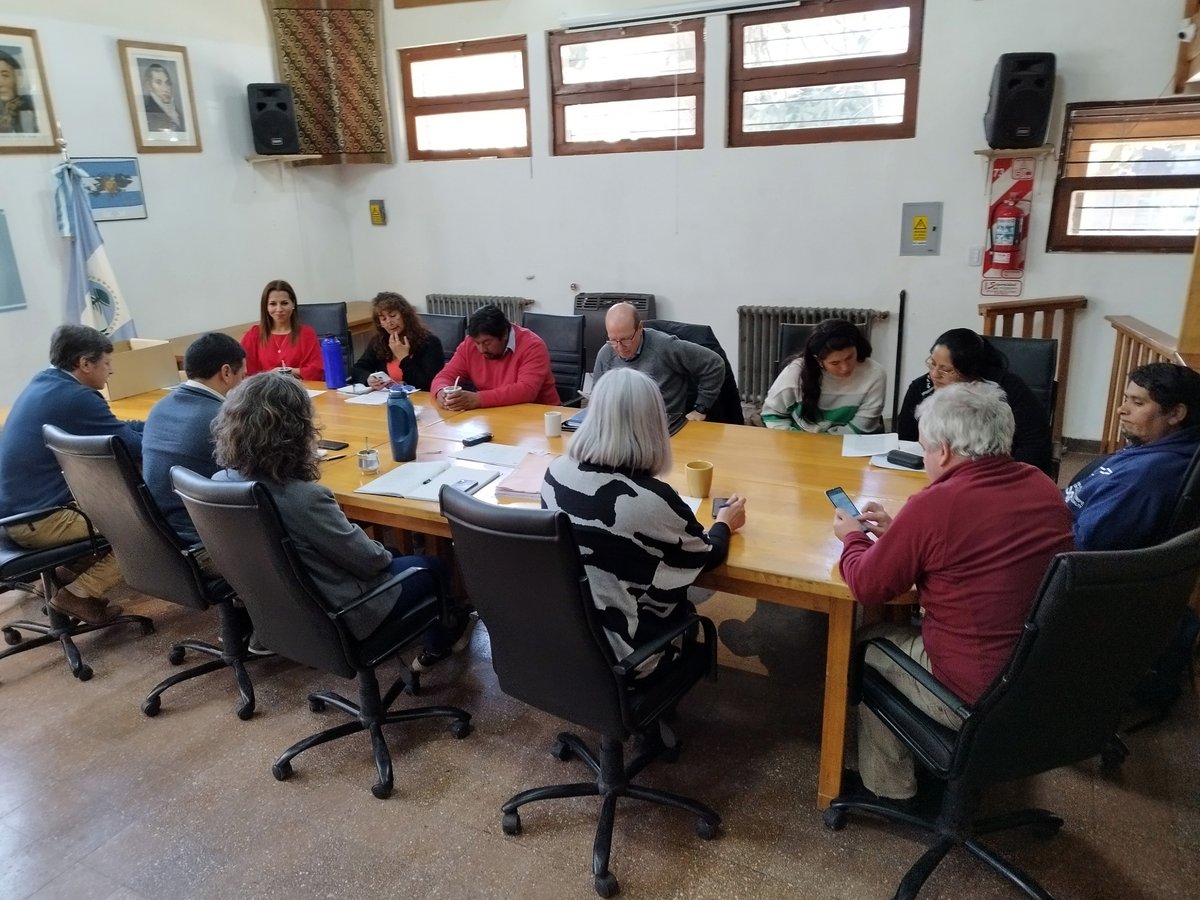 CDSMA's tweet image. Se reunió la Mesa Intercultural en la que se finalizó con la revisión del protocolo de consulta previa e informada, ahora queda la instancia de aprobación de las partes. Además se trabajó sobre el proyecto de ordenanza de animales sueltos.