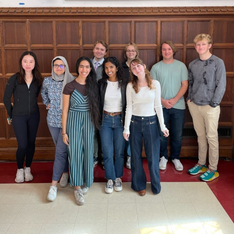 UChicagoAlumni's tweet photo. Last week, @uchicagolab hosted an event for lab alumni and now current @UChicagoCollege students. As alumni and students, they have a special connection to the University – some of them having been here since nursery school! #Labbies #LabAlumni https://t.co/dbsTz7Mcsz