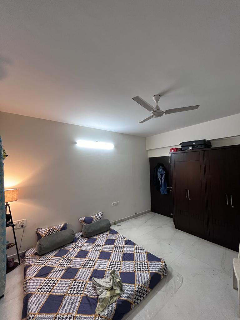 KshitijKapil111's tweet photo. Looking for a Roomie in a 3BHK at HSR 1st Sector Near CCD. Got a cozy room in HSR Layout, next to a park, with a private bath. We've got all the essentials, including a fridge and a washing machine. Rent and bills are split fairly. DM me! 
1/N @BangaloreRoomi @fmrbangalore https://t.co/nE6Jasu5hj