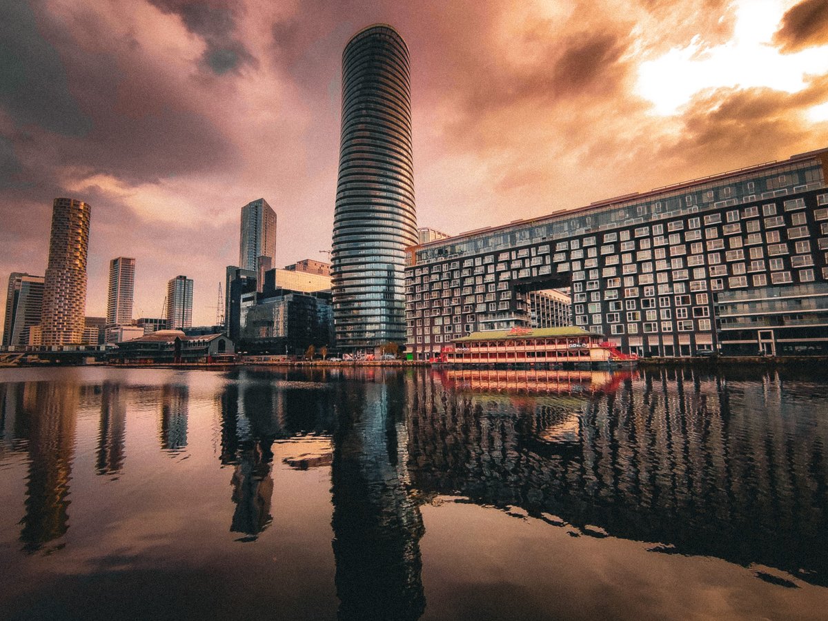 #millharbour #LondonMillharbour #canarywharf #docklands #londonliving #citylife #urbanexploration #londonviews #thamesriver #londonarchitecture #sunset #clouds #reflexion #photoativory #ThePhotoHour #StormHour #photooftheday