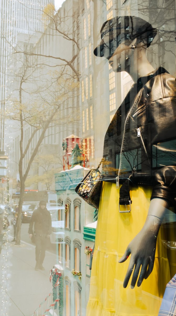 MsWondergraph's tweet photo. My 47th  photograph in my #NFT photography collection, "IN BETWEEN" is @opensea. The 1/1 collection will consist of 50 unique storefronts and reflections captured over seven years in the streets of Miami and New York City. https://t.co/JrO1vMLoVR