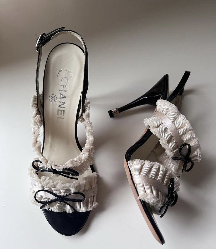 chanel vintage bow heels ✧