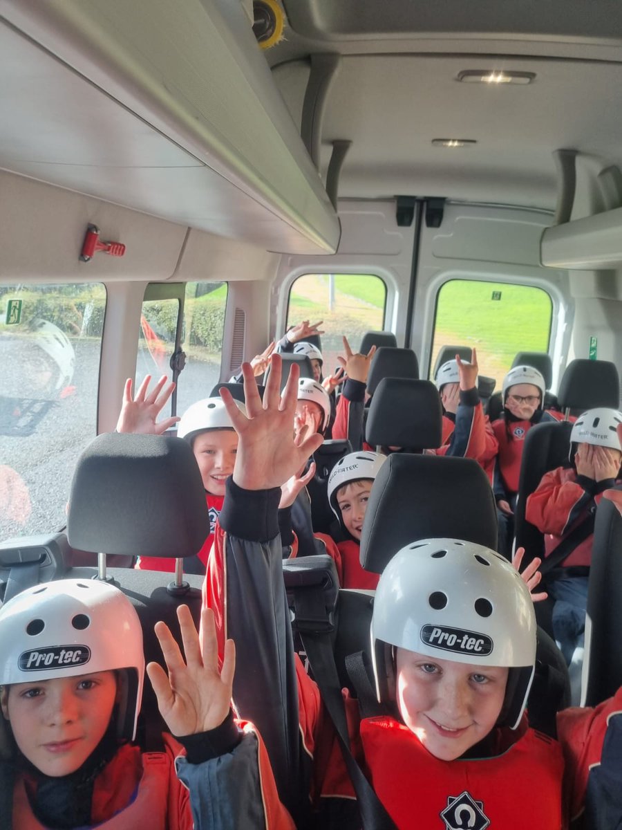 DreghornPrimary's tweet image. They're braver than me! What about you?? Gorge walking or should I say sliding for the green group. #funoutside #p7residential @ArranOutdoors