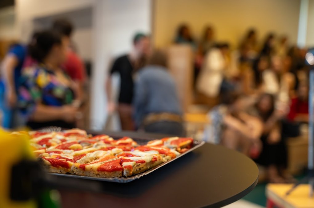 The statistics are clear: women are underrepresented in technology. As a global tech company, we take this seriously. Our #OcadoTechnologyBCN dev centre hosted 4 inspiring panellists with the @WomenTech Network, where they shared the challenges and opportunities they experienced.