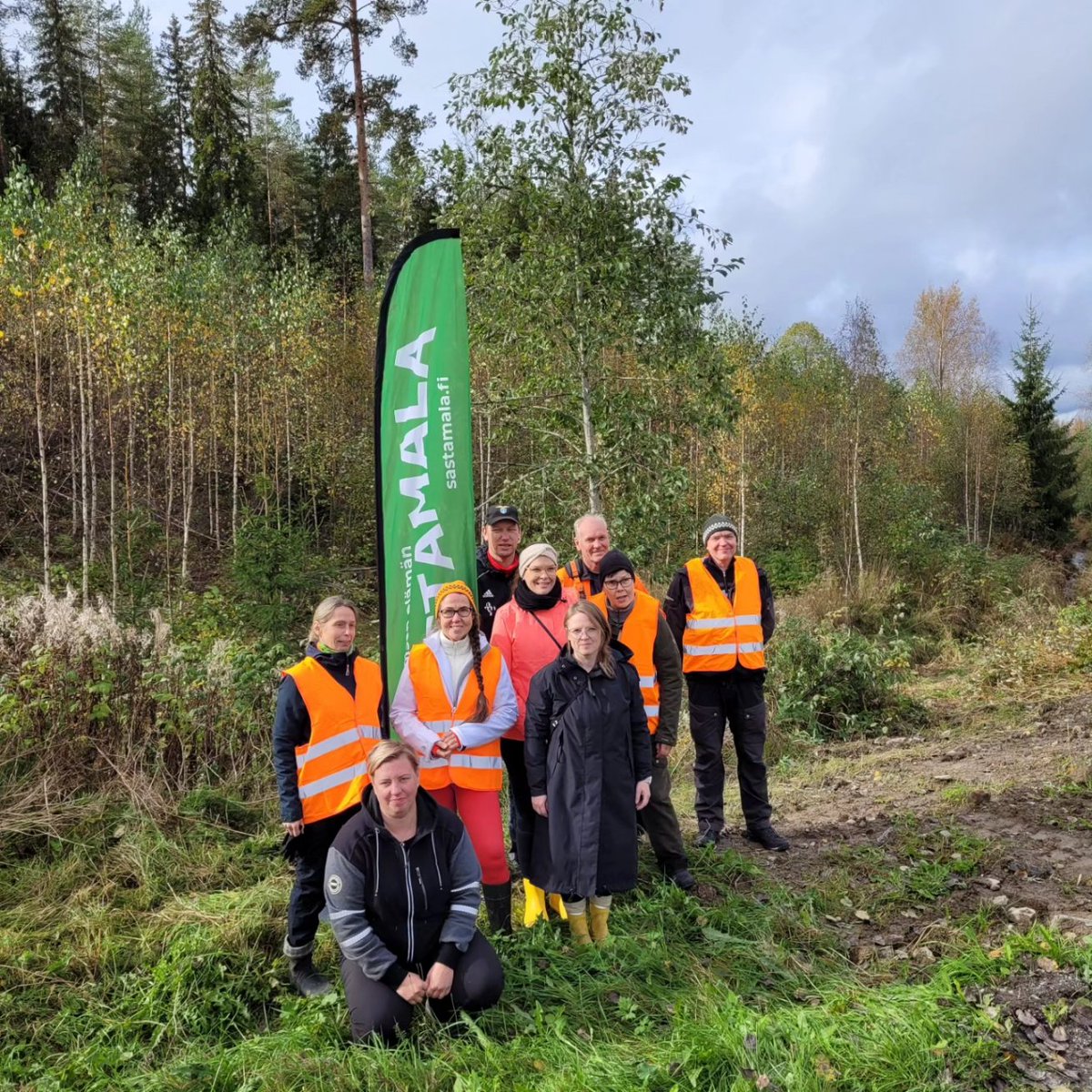 Metsäpäivä koululaisille yhteistyössä <a href="/Sastamala/">Sastamalan kaupunki</a> Sastamalan 4H-yhdistys ja MHY Pirkanmaa.
Paikkana Suomi100-metsikkö Suodenniemellä.
Taimikonhoitoa, tietoa metsistä ja metsänomistajuudesta sekä 4H-yrittäjyydestä.
#yrittäjyyskasvatus #metsä
#yhteistyö