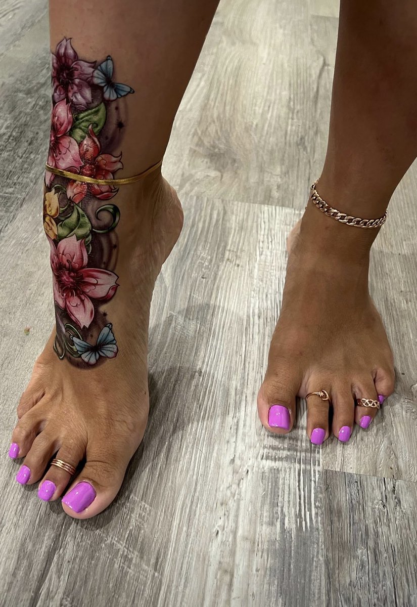 MissPrettyFeet @M1ssPr3ttyFeet - Twitter Profile | Sotwe