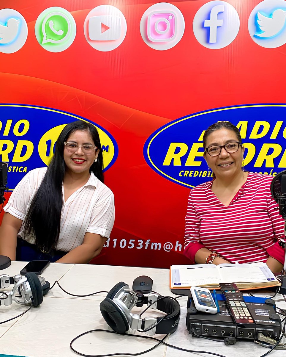 valbohorquez_'s tweet photo. En la entrevista con #radiorecord; que gusto poder conversar con ustedes acerca sobre todas las gestiones y proyectos ejecutados en el comienzo de nuestro periodo.
Vamos por más 🇪🇨
¡Todo por Santa Elena! 💚💚💛💛
#ValeriaBohórquezConcejal #SantaElena #AlcaldiaCiudadana #Ec https://t.co/vdS3VqEaRK